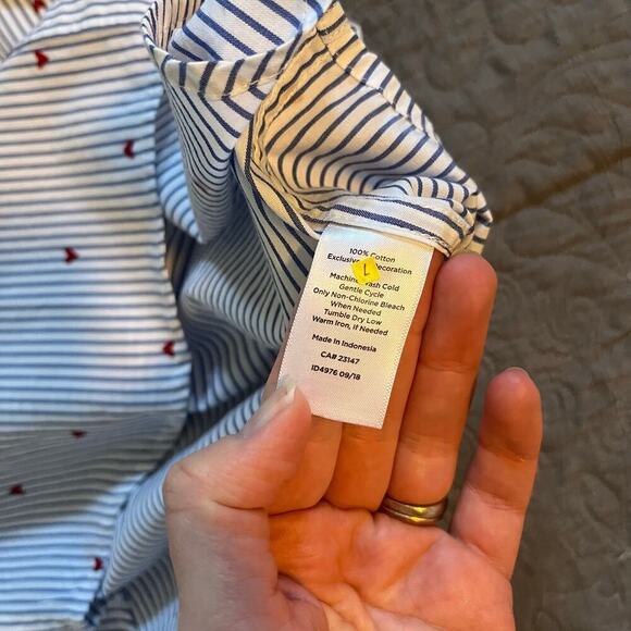 Talbots blue pinstripe red velvet heart button up women’s medium petite - Picture 4 of 8